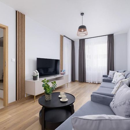Osiedle Avia Harmonious Apartment With Balcony & Parking Cracow By Renters Prestige Красков Екстериор снимка