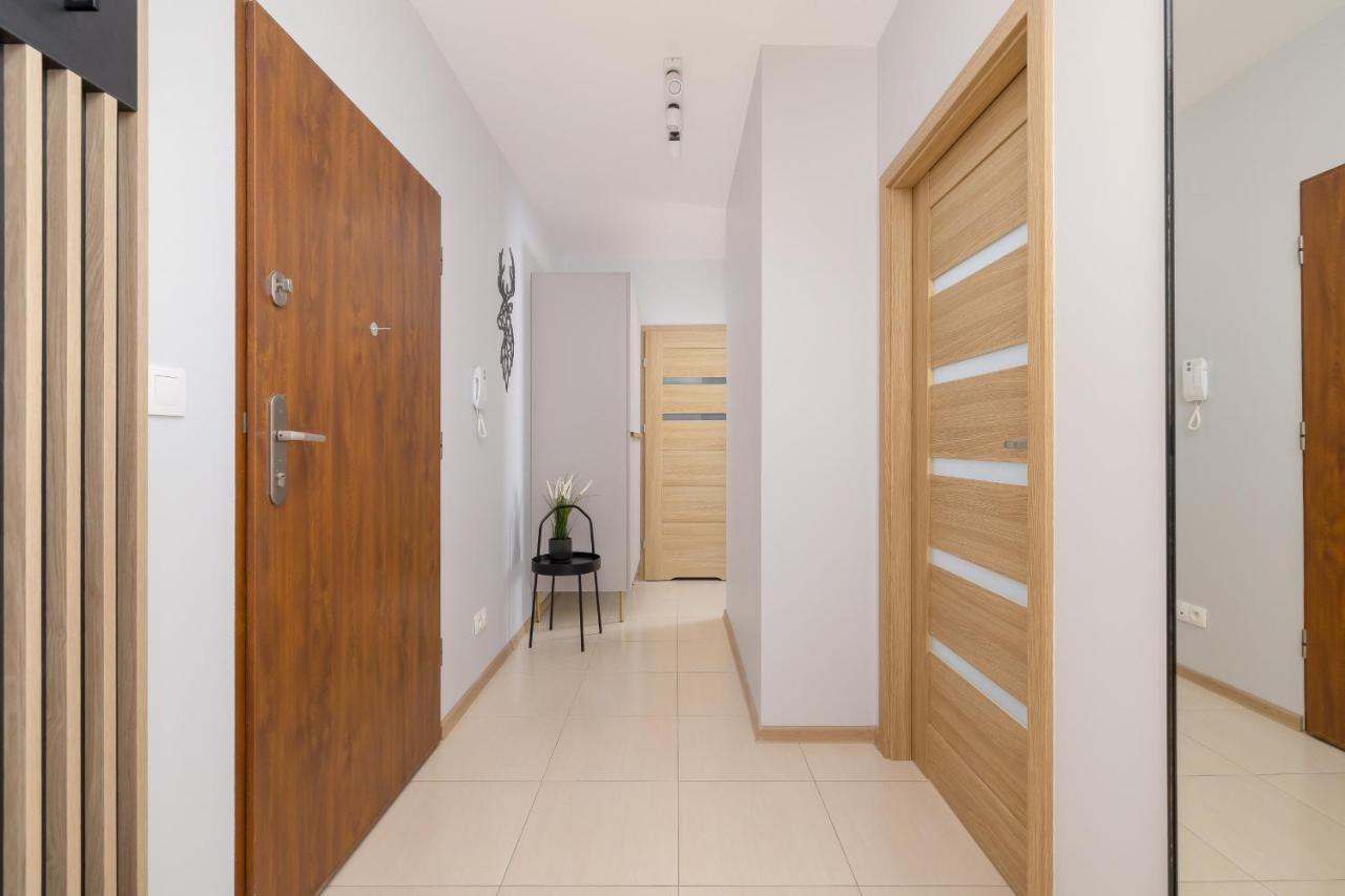 Osiedle Avia Harmonious Apartment With Balcony & Parking Cracow By Renters Prestige Красков Екстериор снимка